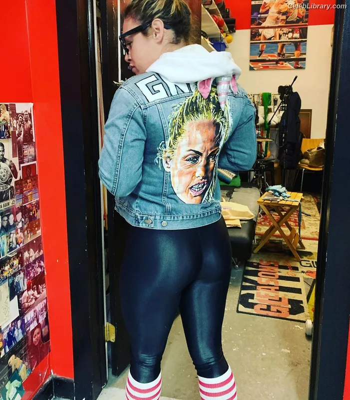 Heather Hardy photo 9 of 421