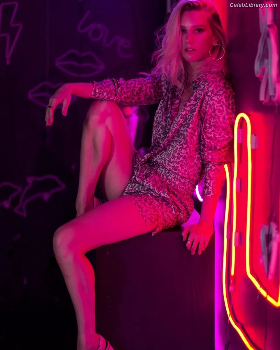 Heather Morris photo 12 of 180
