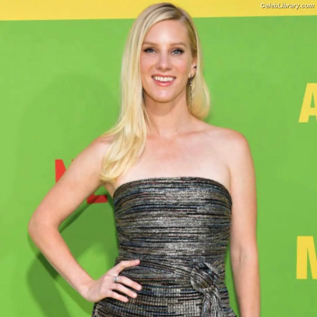 Heather Morris photo 24 of 180