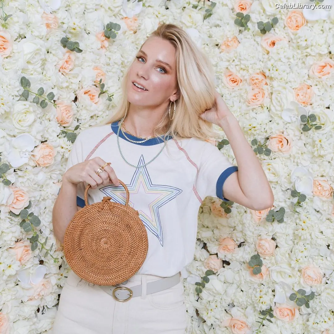 Heather Morris photo 16 of 180