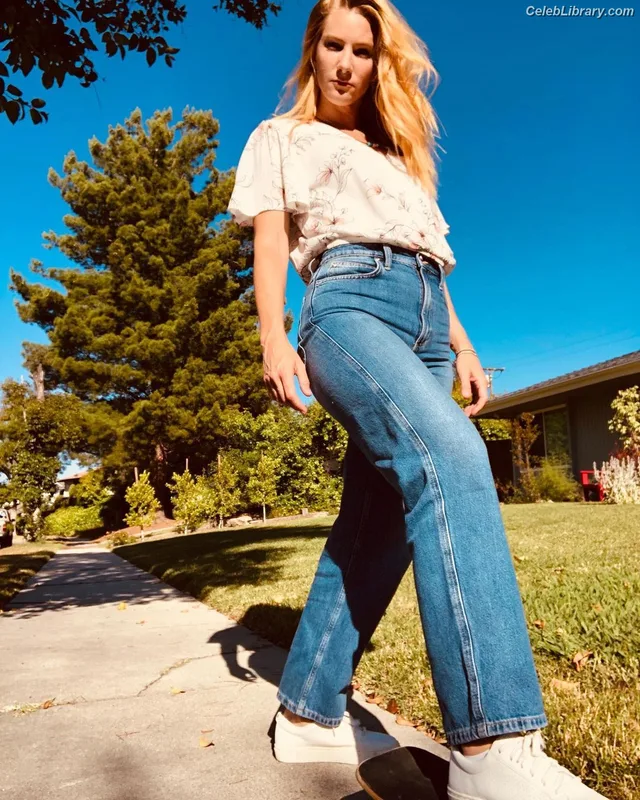 Heather Morris photo 1 of 181