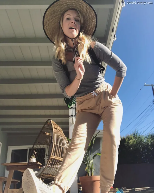Heather Morris photo 5 of 181
