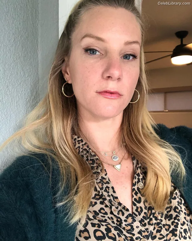 Heather Morris photo 6 of 181