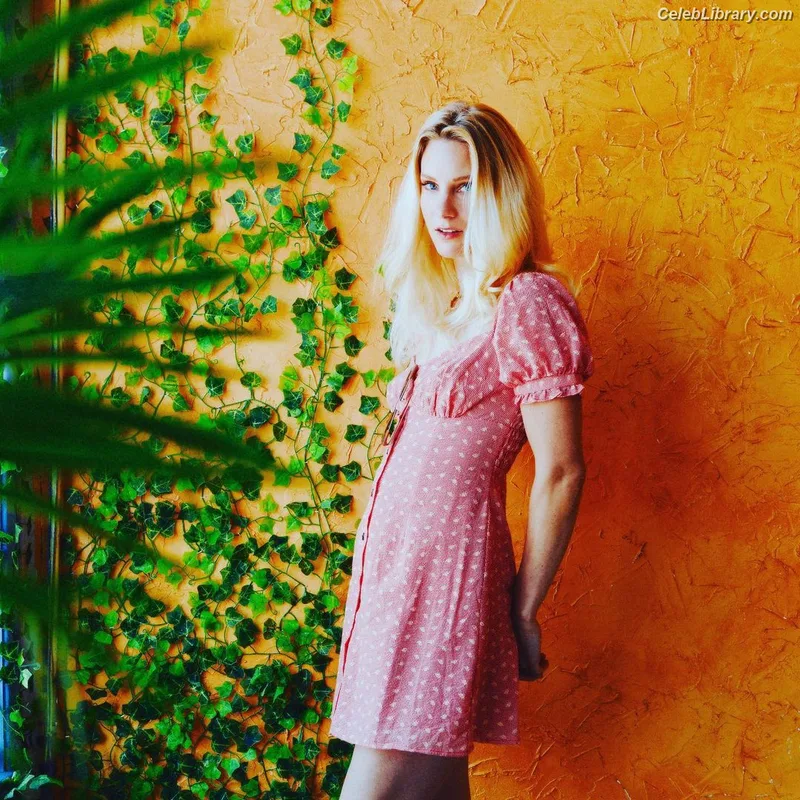 Heather Morris photo 8 of 181