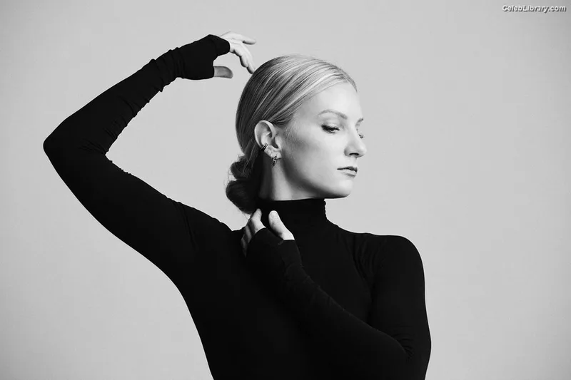 Heather Morris photo 11 of 181