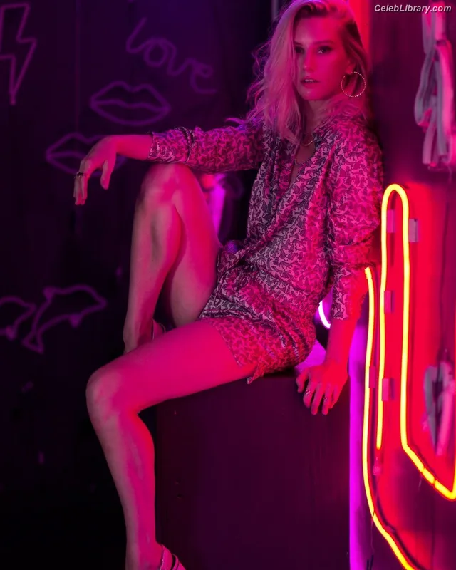 Heather Morris photo 12 of 181