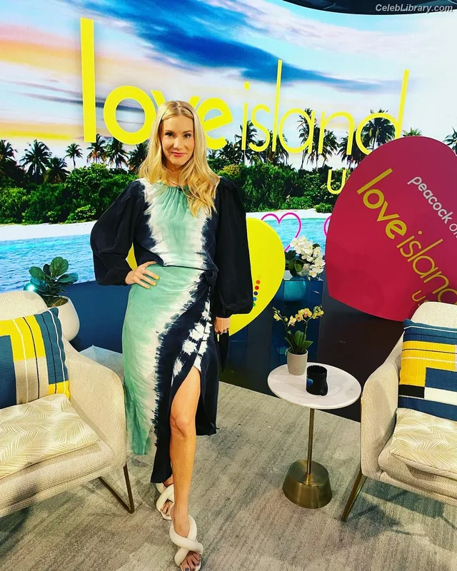 Heather Morris photo 10 of 181