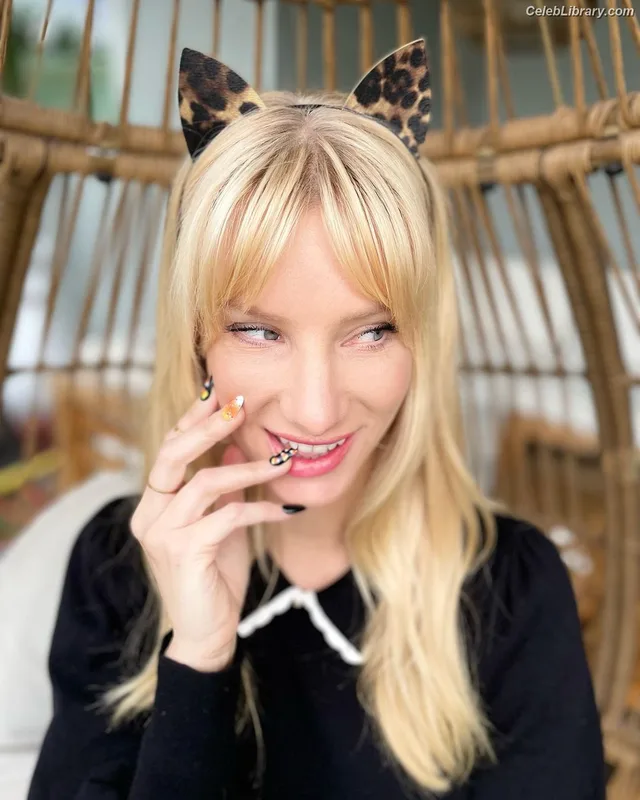 Heather Morris photo 17 of 181