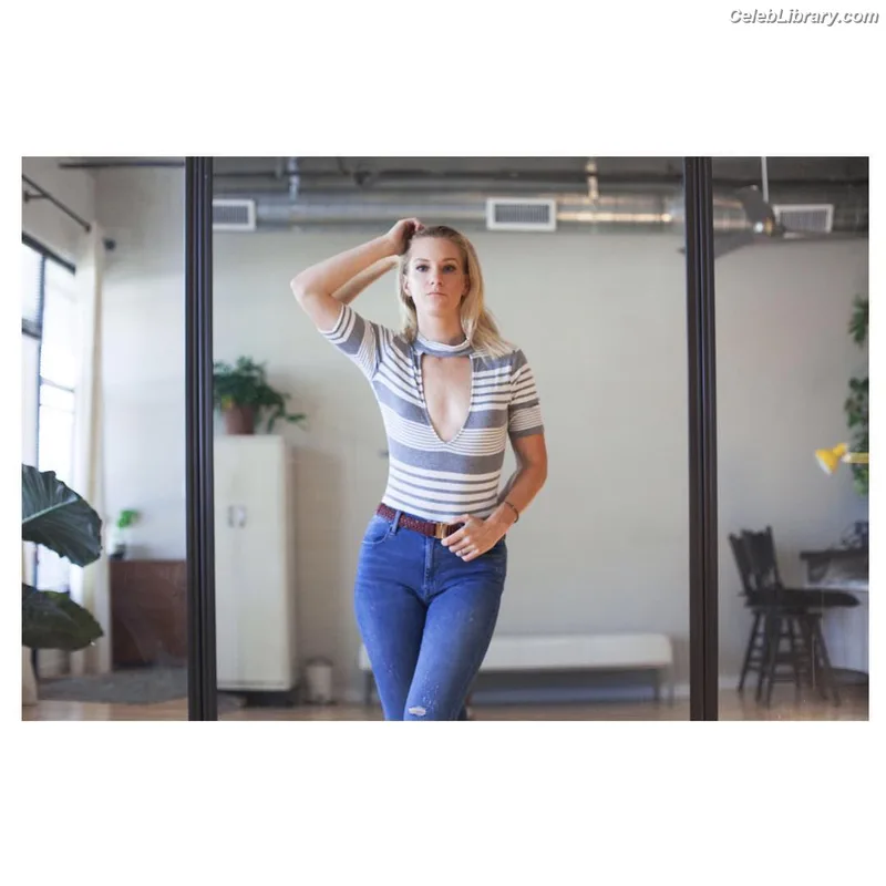 Heather Morris photo 1 of 181