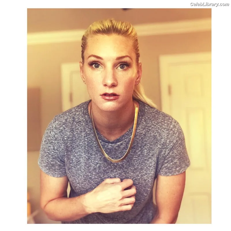 Heather Morris photo 6 of 181