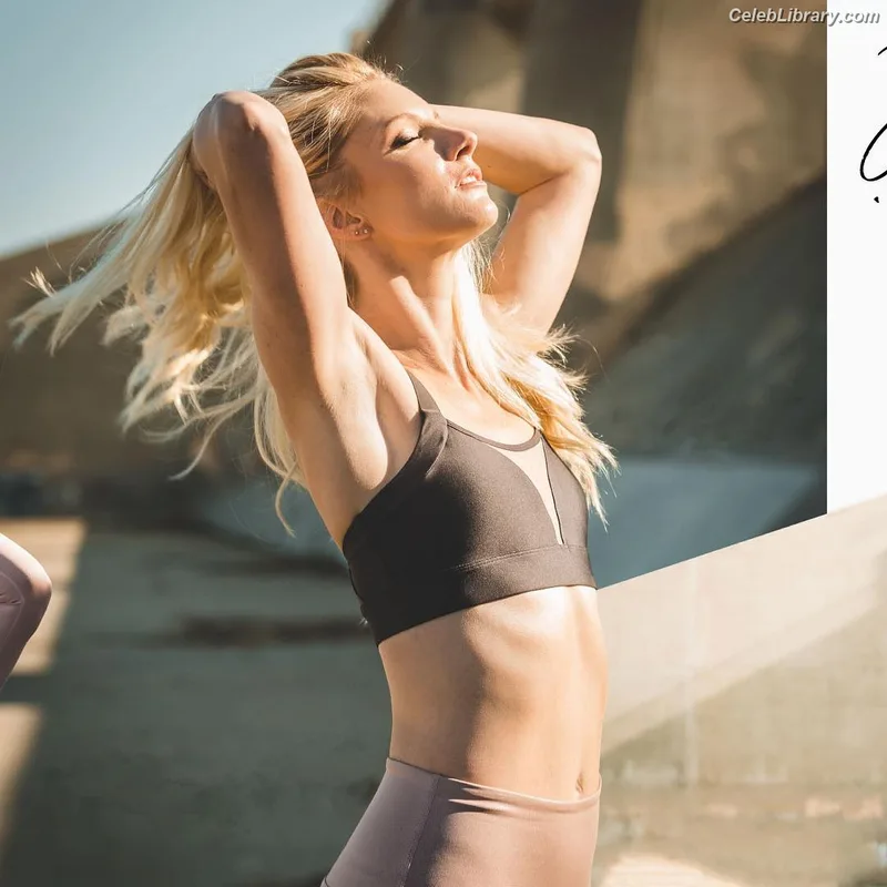 Heather Morris photo 16 of 181