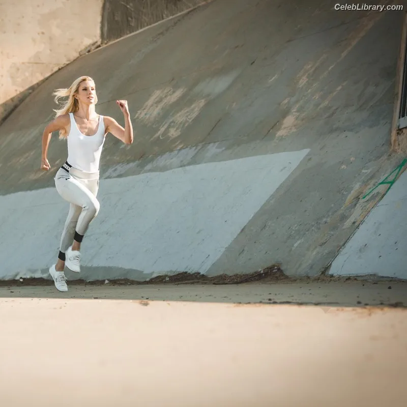 Heather Morris photo 2 of 181