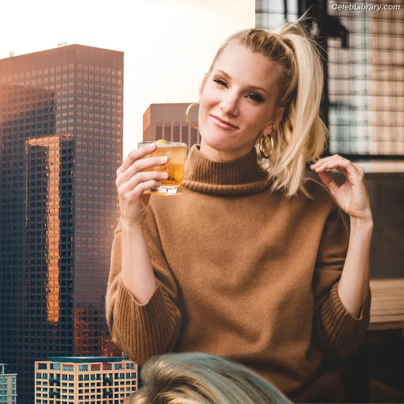 Heather Morris photo 4 of 181