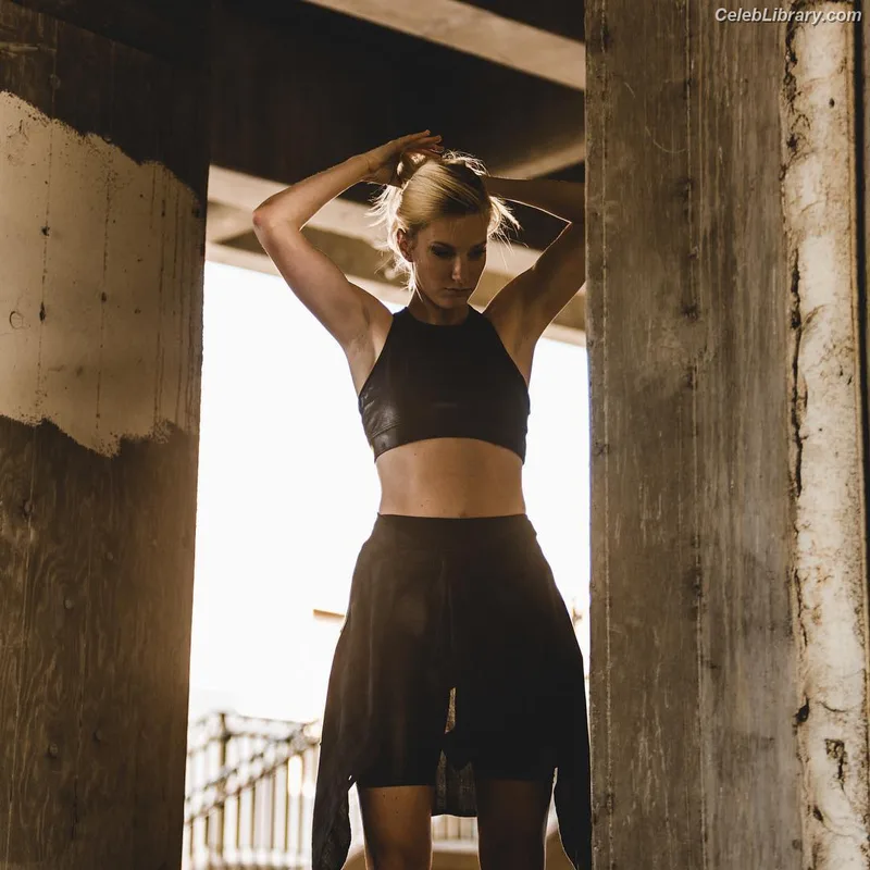 Heather Morris photo 9 of 181
