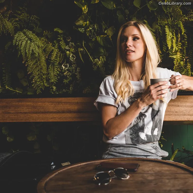 Heather Morris photo 11 of 181