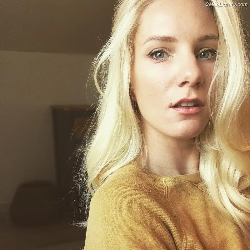 Heather Morris photo 17 of 181