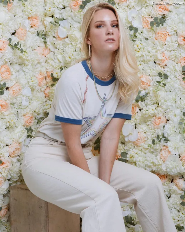 Heather Morris photo 20 of 181