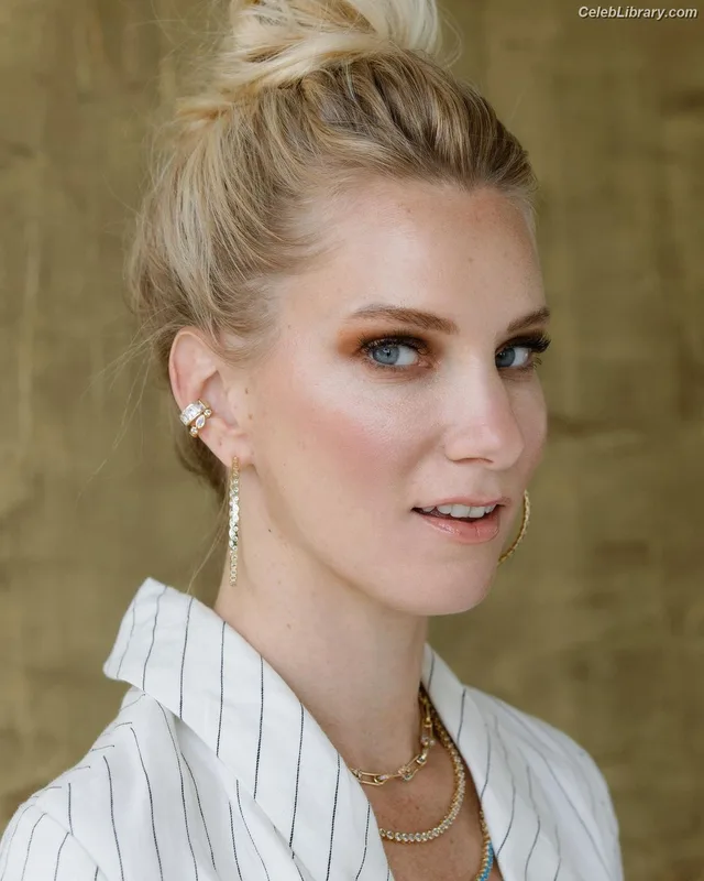 Heather Morris photo 23 of 181