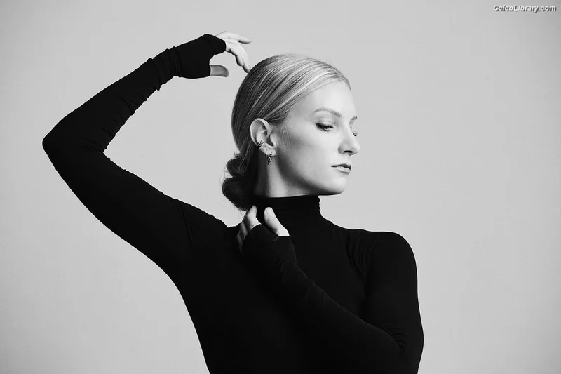 Heather Morris photo 9 of 181