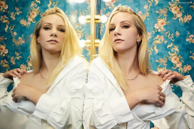 Heather Morris photo 11 of 181