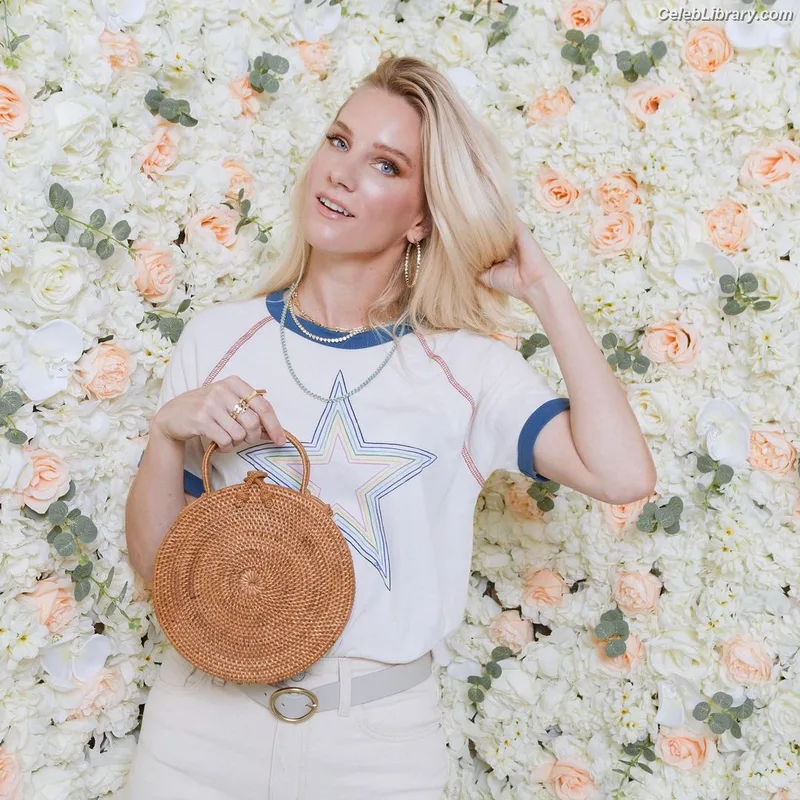 Heather Morris photo 16 of 181