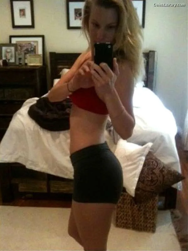 Heather Morris photo 5 of 181