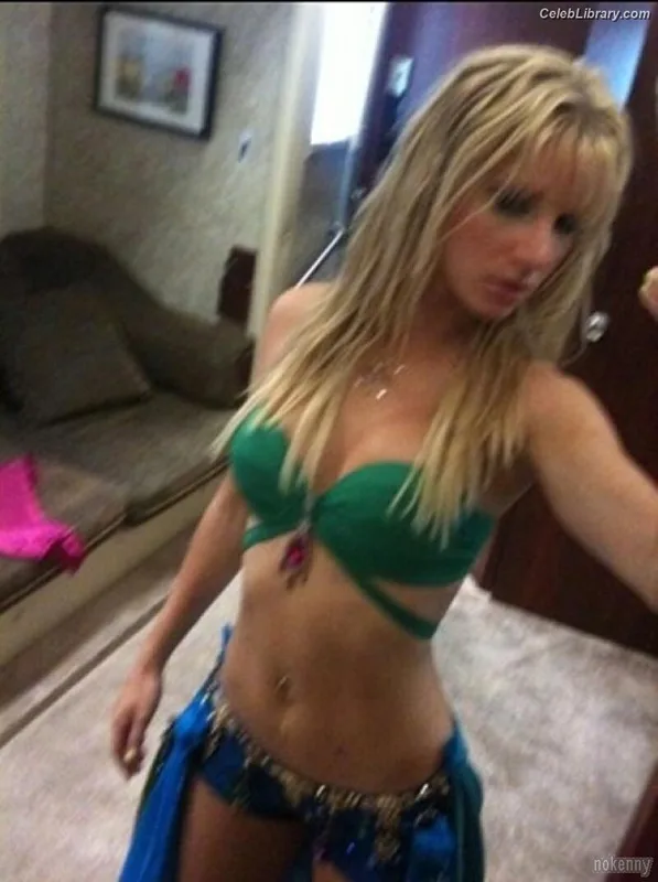 Heather Morris photo 15 of 181