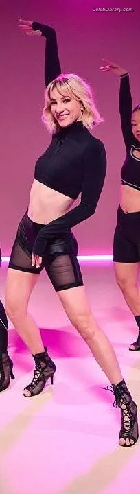 Heather Morris photo 6 of 181