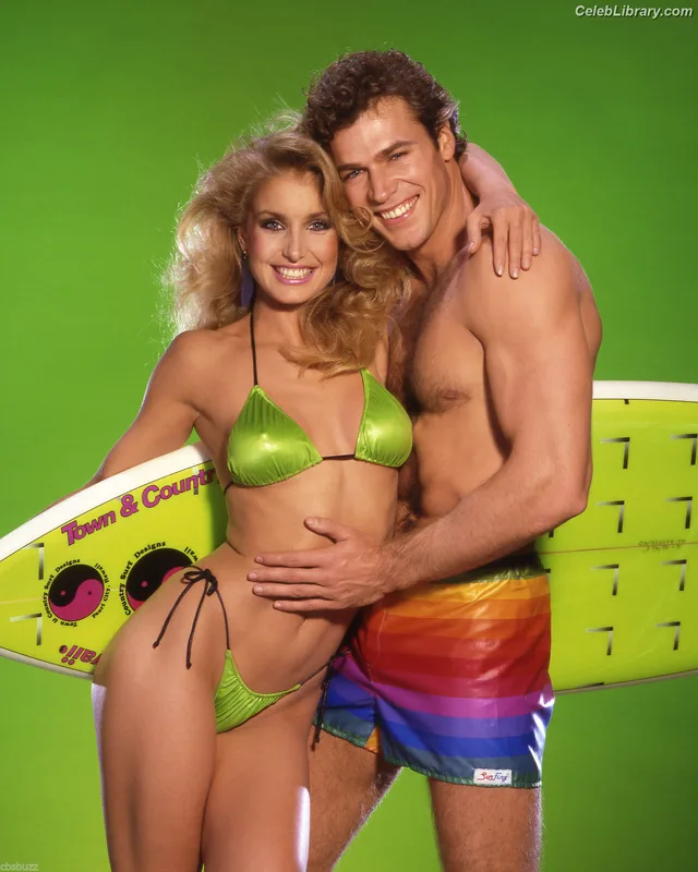 Heather Thomas photo 20 of 499