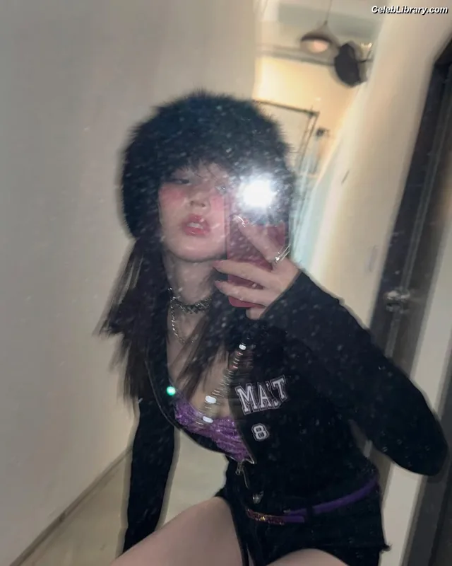 HeeJin (ARTMS / LOONA) photo 12 of 118