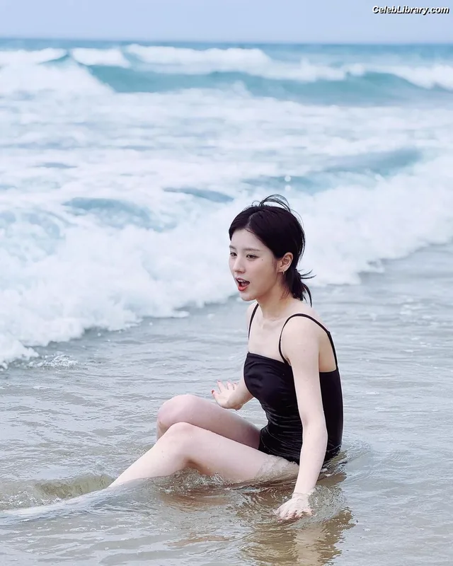 HeeJin (ARTMS / LOONA) photo 20 of 118