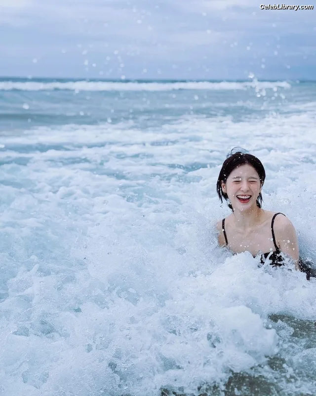 HeeJin (ARTMS / LOONA) photo 7 of 118