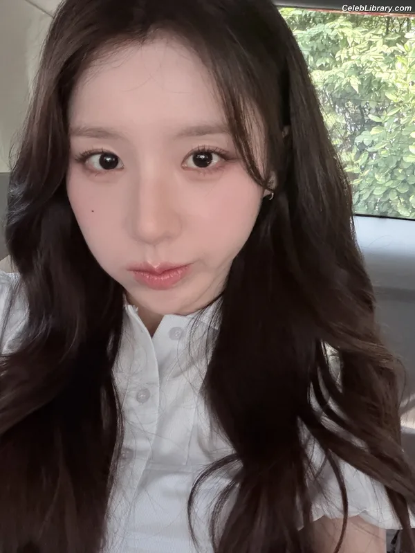 HeeJin (ARTMS / LOONA) photo 7 of 118