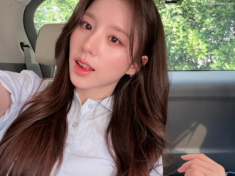 HeeJin (ARTMS / LOONA) photo 4 of 118