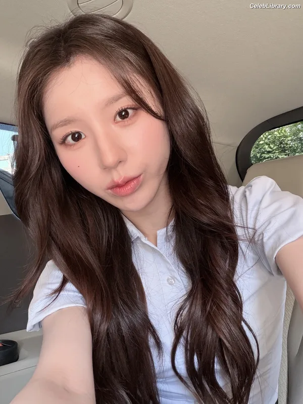 HeeJin (ARTMS / LOONA) photo 16 of 118