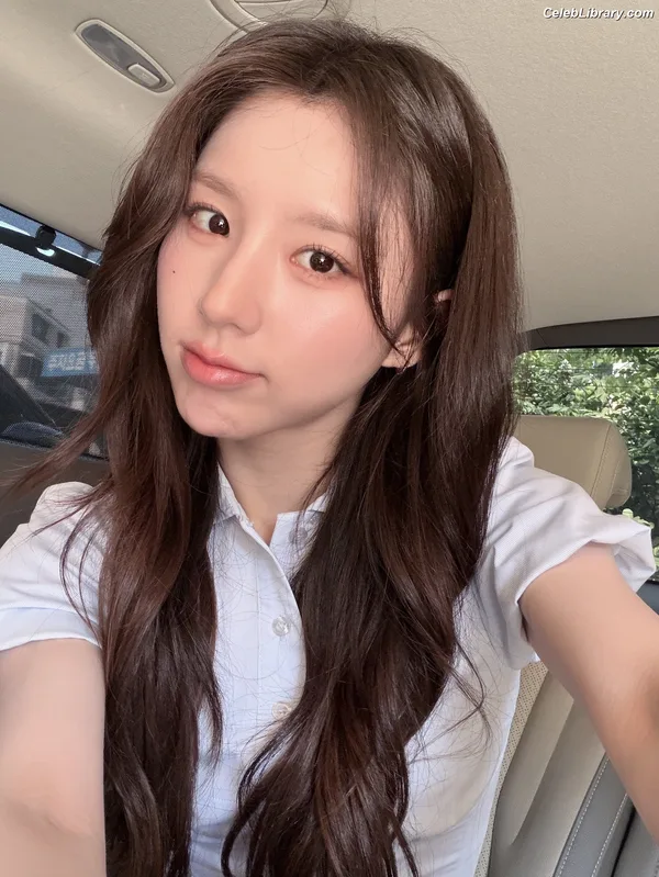 HeeJin (ARTMS / LOONA) photo 10 of 118