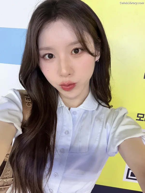 HeeJin (ARTMS / LOONA) photo 17 of 118