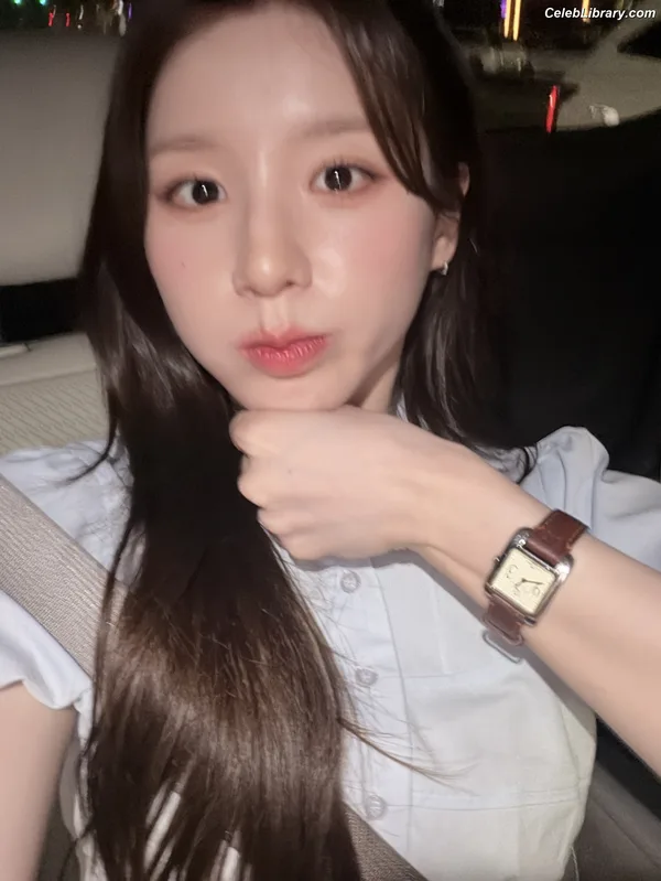 HeeJin (ARTMS / LOONA) photo 12 of 118