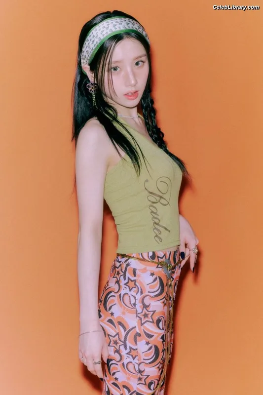HeeJin (ARTMS / LOONA) photo 4 of 118