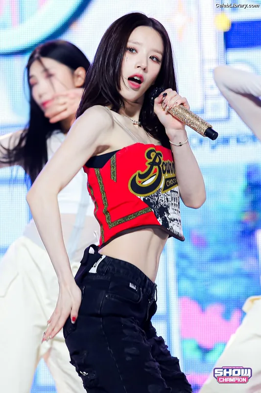 HeeJin (ARTMS / LOONA) photo 13 of 118