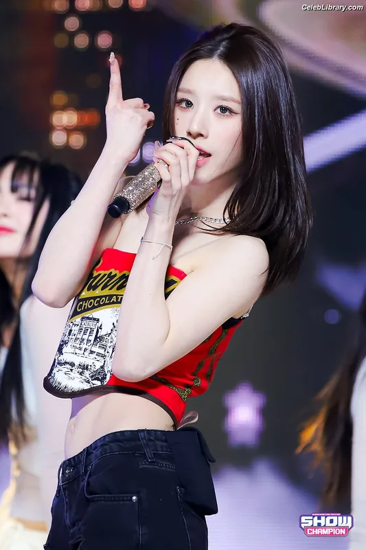 HeeJin (ARTMS / LOONA) photo 17 of 118