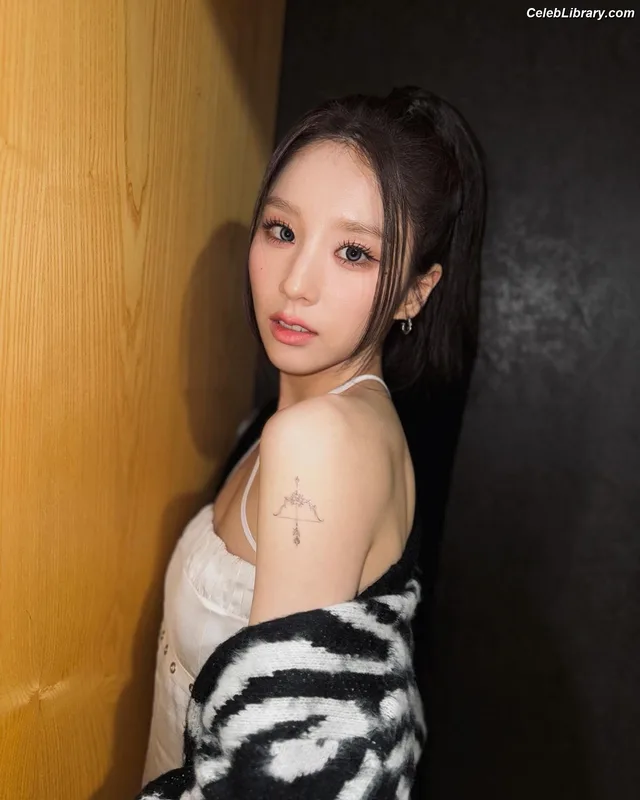 HeeJin (ARTMS / LOONA) photo 11 of 118