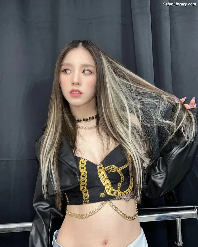 HeeJin (ARTMS / LOONA) photo 12 of 118