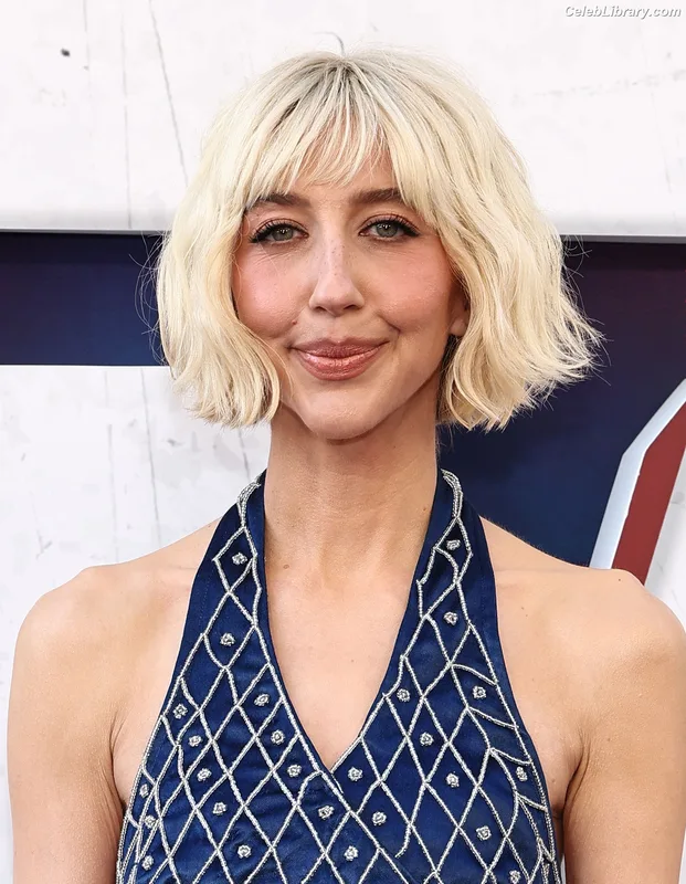 Heidi Gardner photo 9 of 76