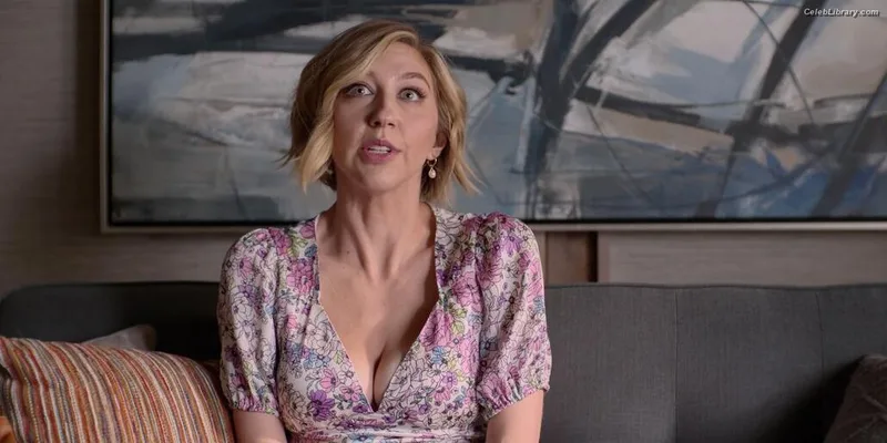 Heidi Gardner photo 23 of 76