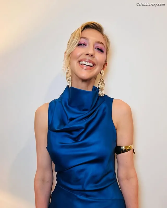Heidi Gardner photo 21 of 76