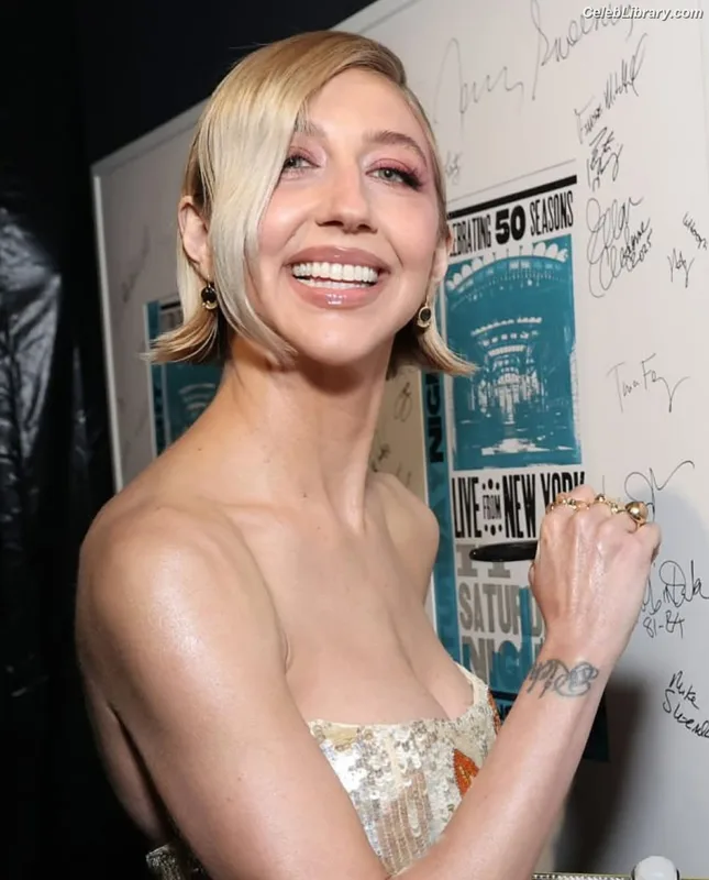Heidi Gardner photo 24 of 76