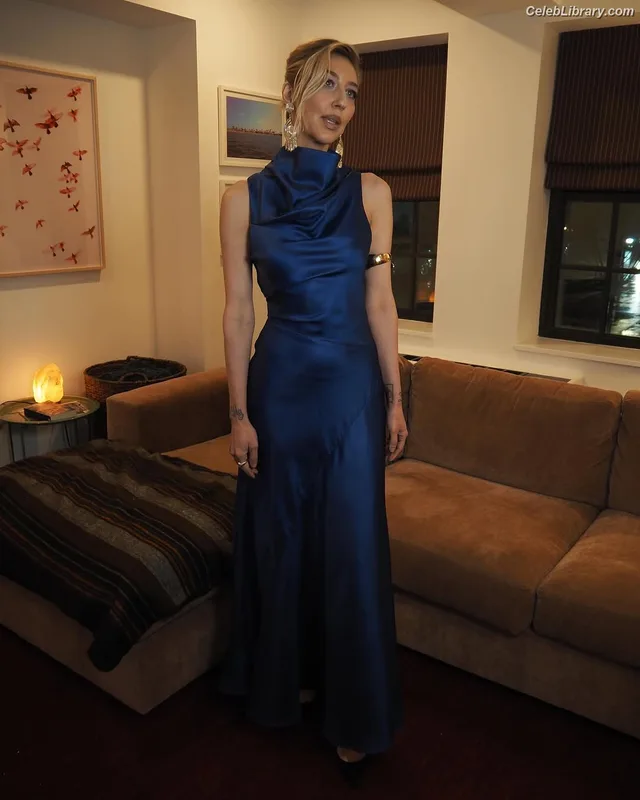 Heidi Gardner photo 6 of 76