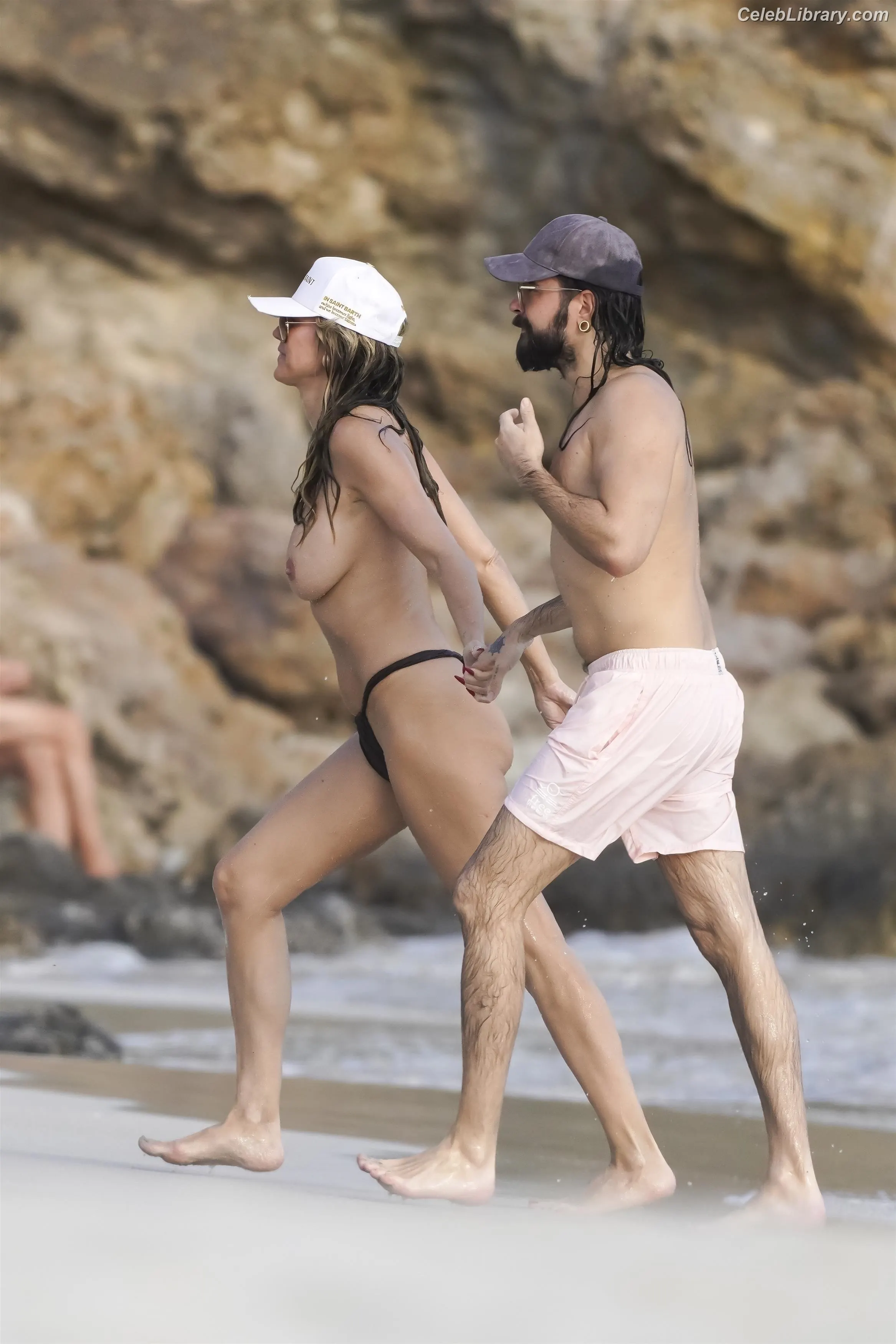 Heidi Klum photo 3 of 1638