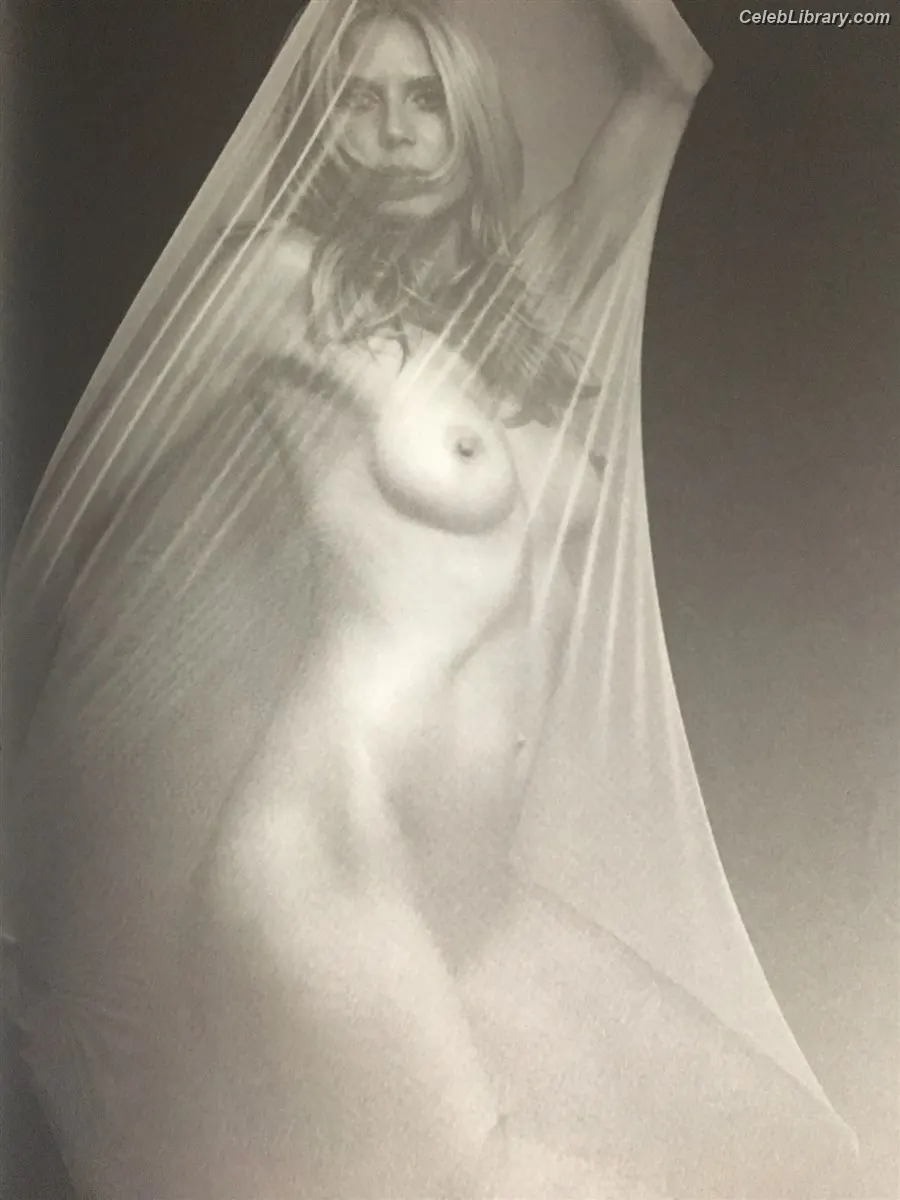 Heidi Klum photo 11 of 1638